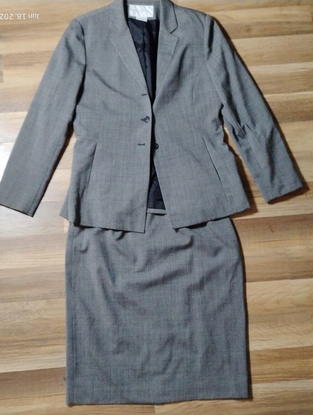 Women's Gray Classic Two-Piece Suit Jacket & Skirt